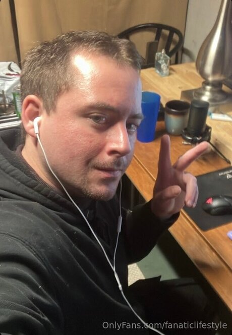 Fanaticlifestyle model hot pictures