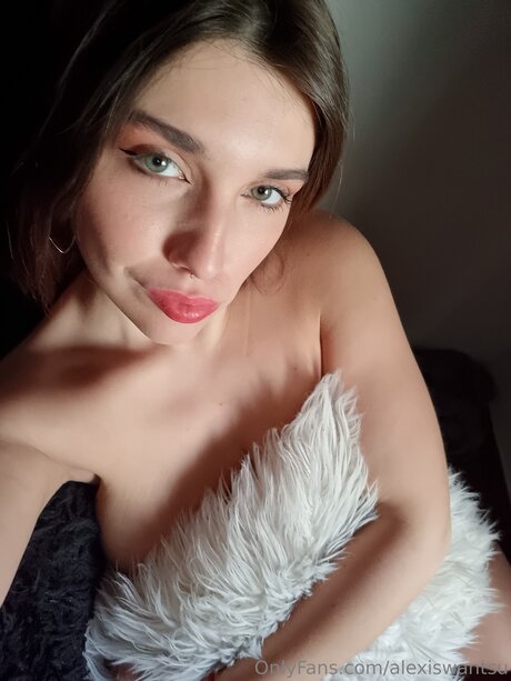 Alexiswantsu beautiful actress picture