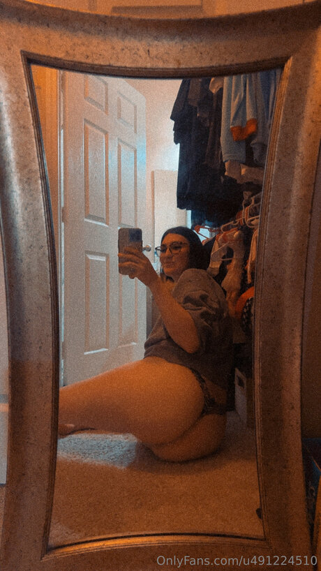 U491224510 free actress photos