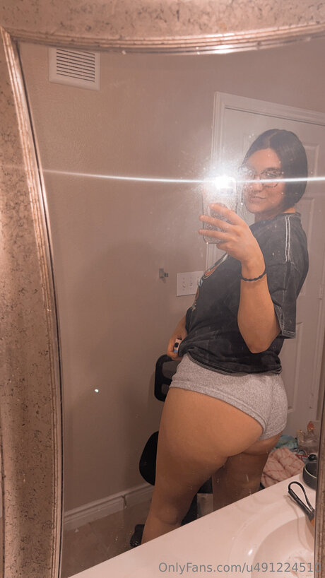 U491224510 nice model pic