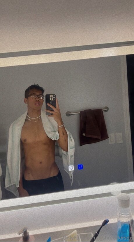 J Shredderson pornographic model img