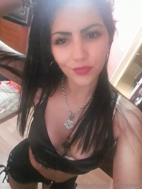 Beluusweet star naked images