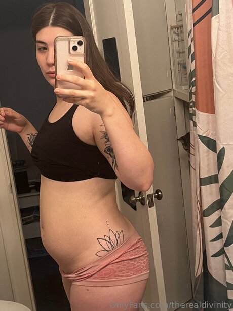 Therealdivinity erotic pornstar photo