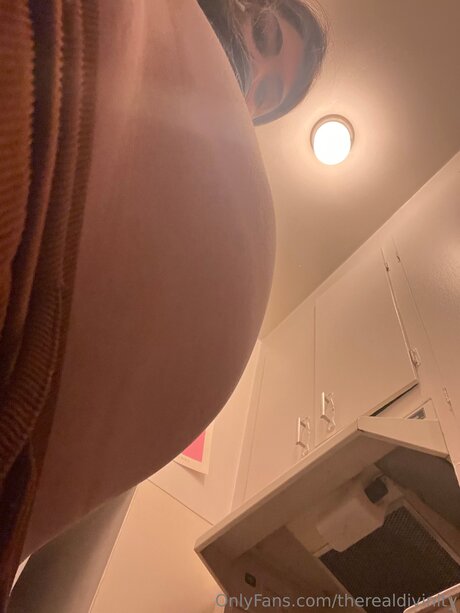 Therealdivinity hot star images