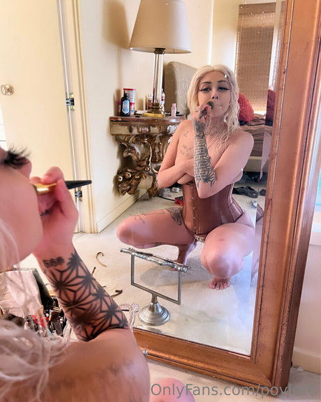 povlotti nice model pictures