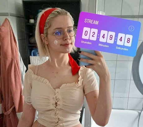 Smoettii high quality pornstar pics