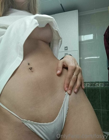 hairy milf onlyfans xxx image