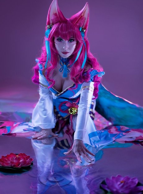 Roxolana model naked photos