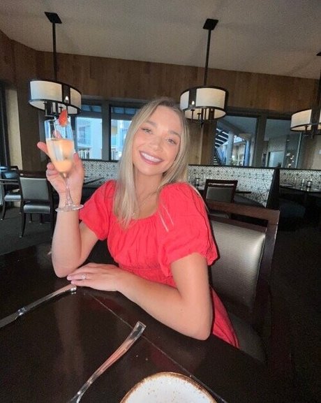 Natalie Decker star archive