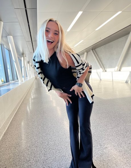 Natalie Decker exclusive actress photos