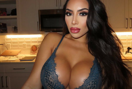 Ana Lozano star pretty galleries