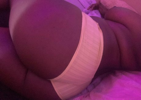 kxttxe erotic star image