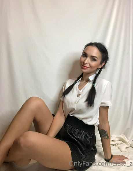 golden zlata art model img