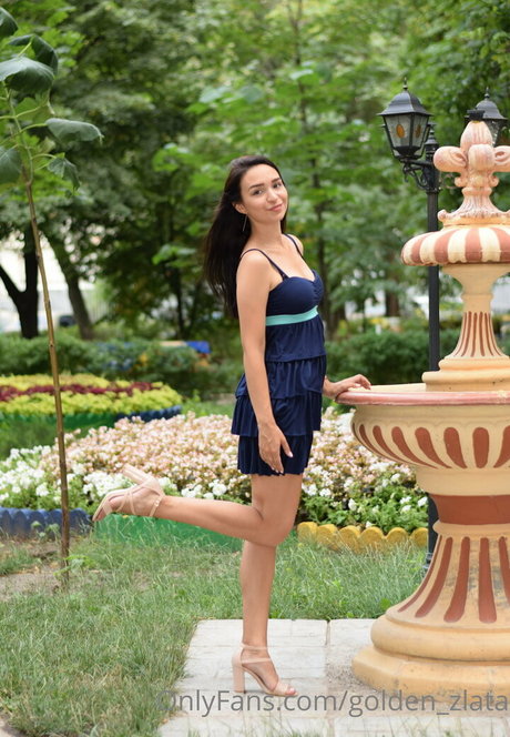 golden zlata beautiful model photo