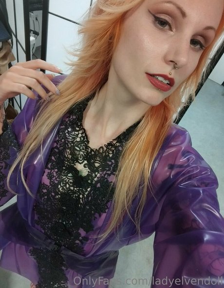 ladyelvendoll porn actress photo