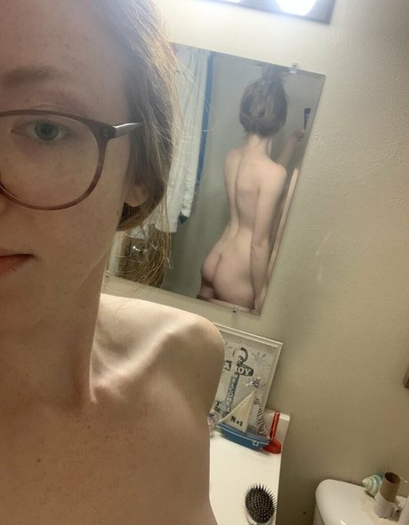 asian feet onlyfans exclusive photo