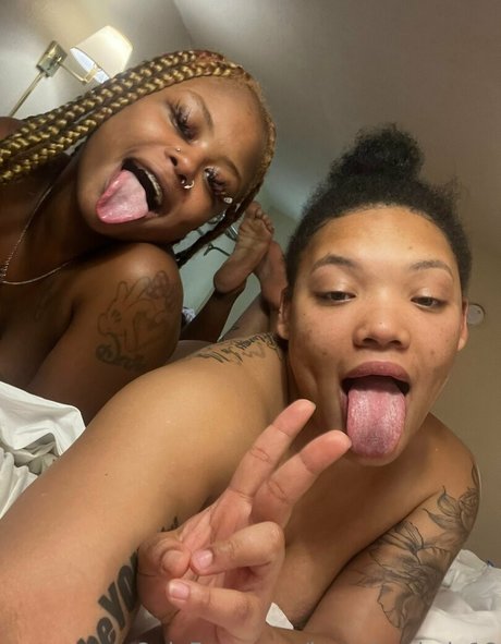 bonniexclyde18 hd pornstar photos