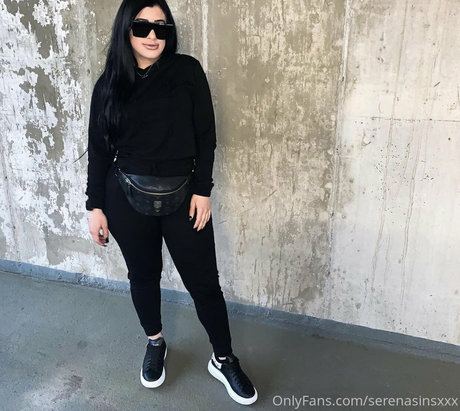 Serenasinsxxx pretty pornstar images