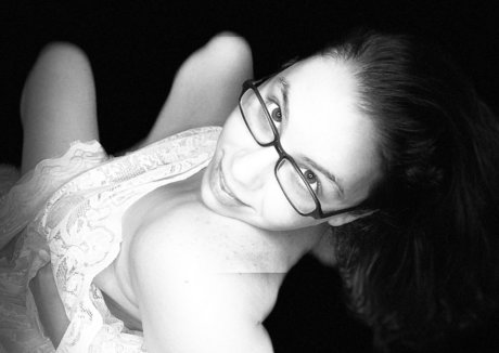 mom next door actress pic