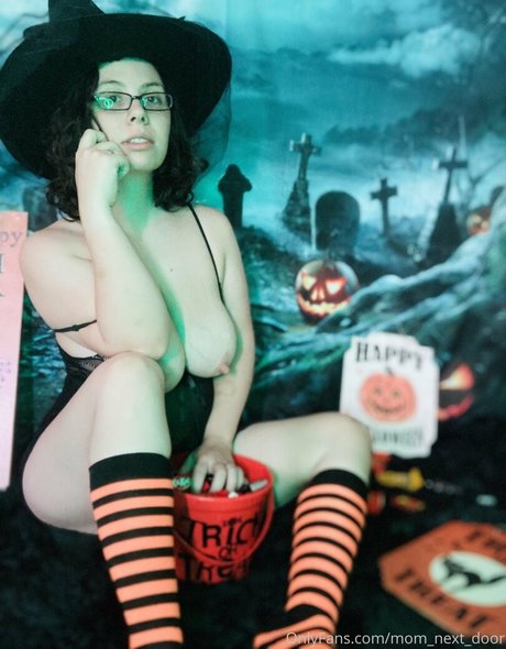 mom next door star art archive