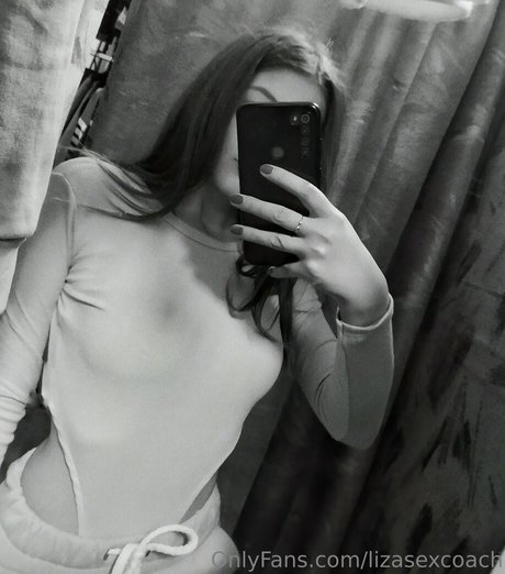 lizasexxcoach model exclusive images