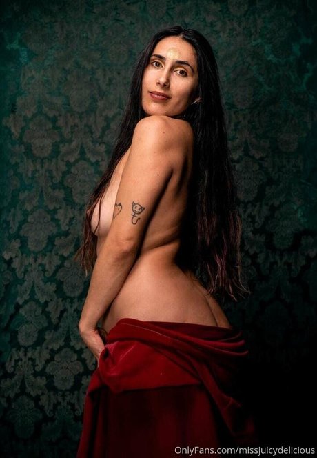 ladyjuicybrunette hd star photo