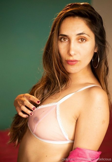 ladyjuicybrunette sex star picture