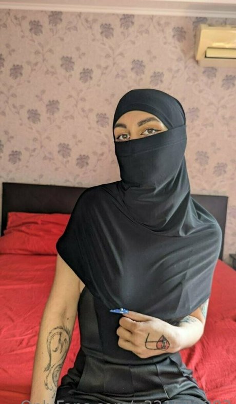 amirimus pretty pornstar img