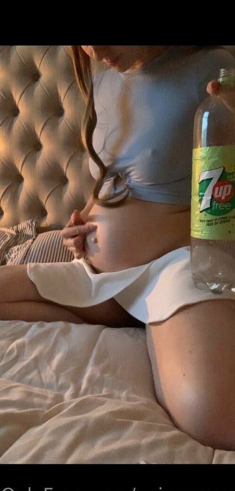 evieexpands nudes model archive