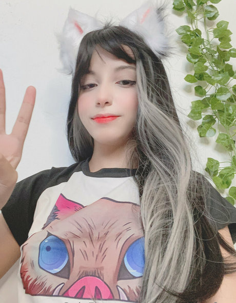 annekuronofree best model photo