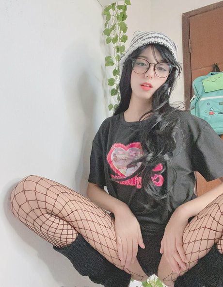 annekuronofree high quality pornstar pictures