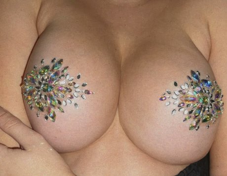 Anabelle Charm model adult picture