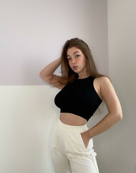 Laura Salvia nude actress photos