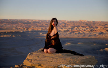 Jordan Taylor top actress photo