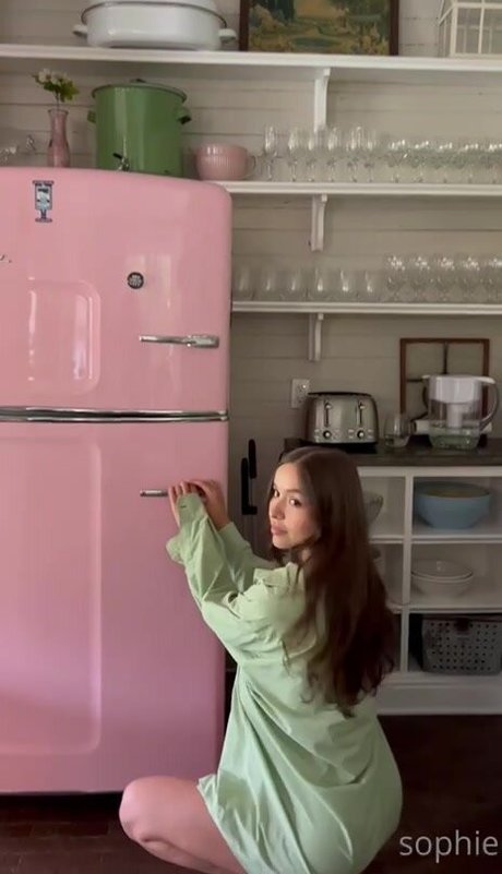 Sohpie xxx model pics