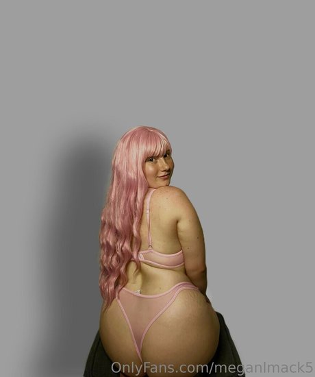Meganlmack5 model top photo