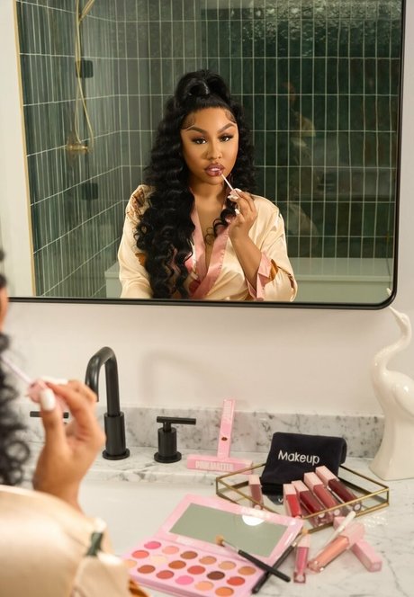 milf shower onlyfans pretty img