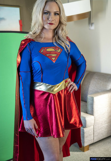 Lisey Sweet model xxx photo