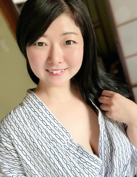 shizukachan0701 naked model photo
