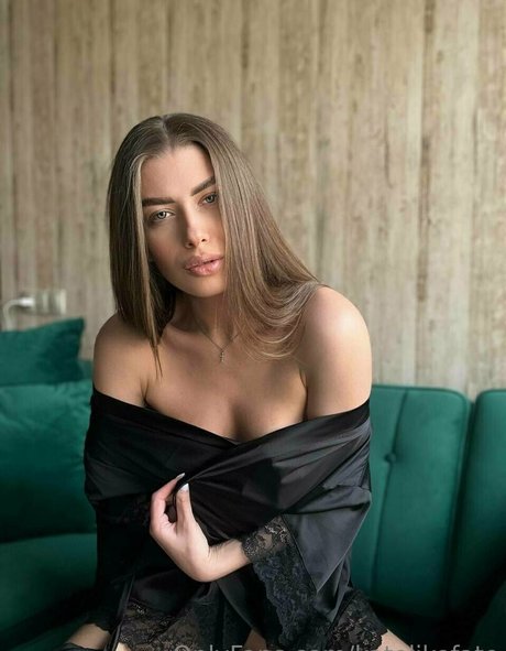 katelikefate hot star pic