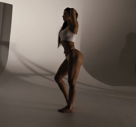 Dasha Semenova star erotic photo