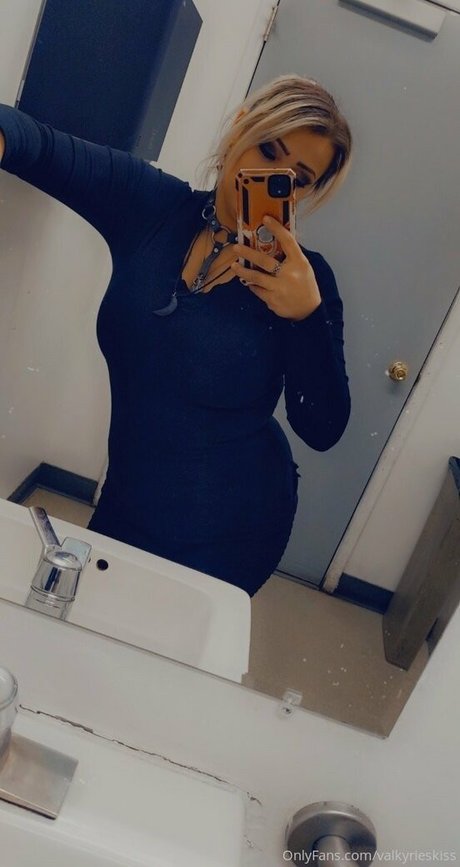 valkyrieskiss erotic actress pics