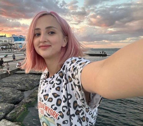 katybaity nude pornstar archive