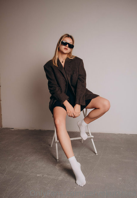 pervokursnica pornstar free photos