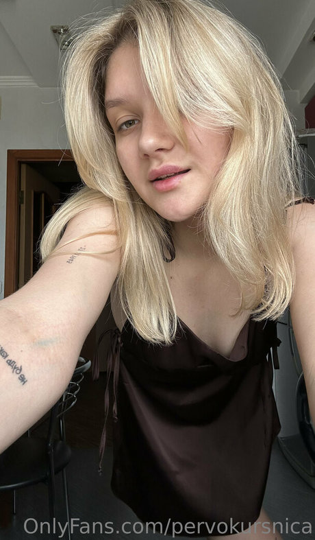pervokursnica nudes model picture