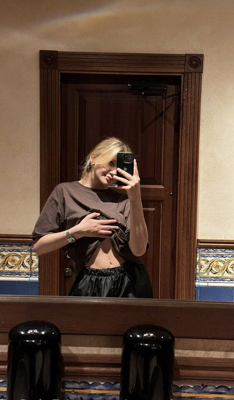 pervokursnica art model img