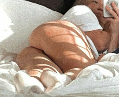 Ashleyyjane sex model picture