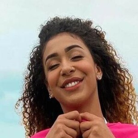 Emelly Souza star perfect picture