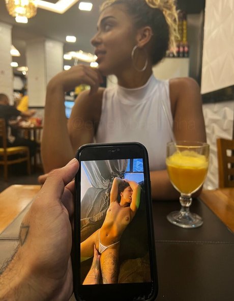 Emelly Souza star porn pic