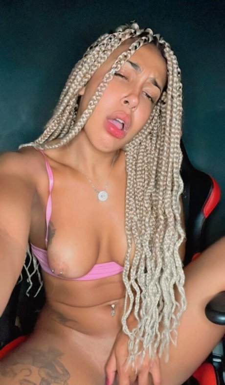 Emelly Souza pornstar sexy img